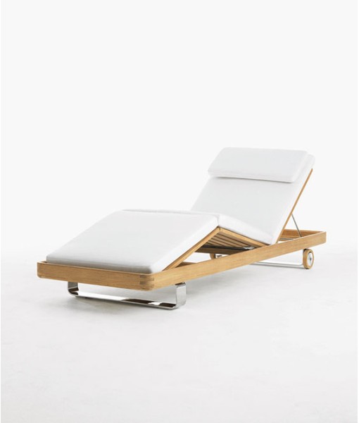 SUMMIT CLASSICS Adjustable Chaise With Cushion