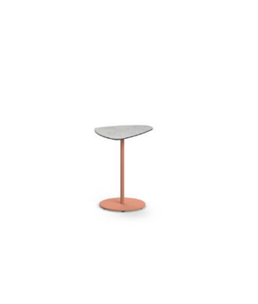 DIMANAMANA LILY Side Table Triangular DIMANAMANA LILY Side Table Triangular
